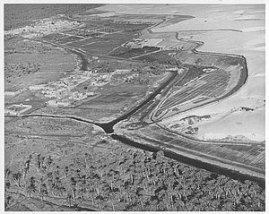 القناة الرئيسية التي تنقل مياه الصرف الزراعي التي تتجمع في موقع شرق مدينة العمران مكونة بحيرة الأصفر.